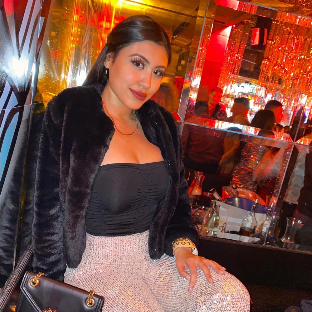 Meet your Posher, Valeria